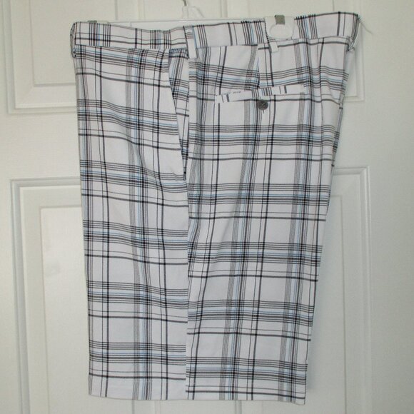 Haggar Cool 18 Pro Mens Flat Front Expandable Waistband Golf Short Pant - 40W - Picture 1 of 3